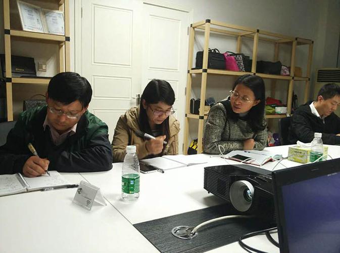 课程中恩典包袋的刘老师对免费推广的b2b产品发布的注意事项和如何